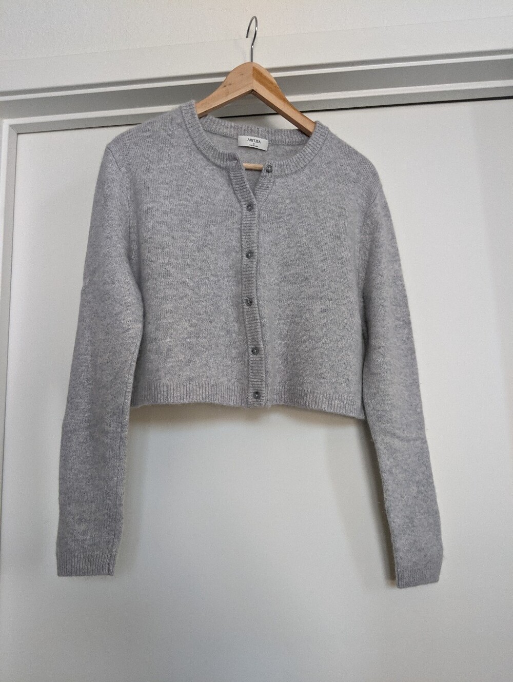 ARITZIA Light Grey Cropped Button-Front Cardigan